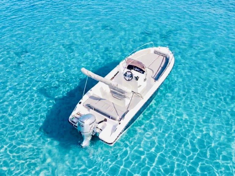 Motorboot te huur in Cala d'Or voor de beste prijs