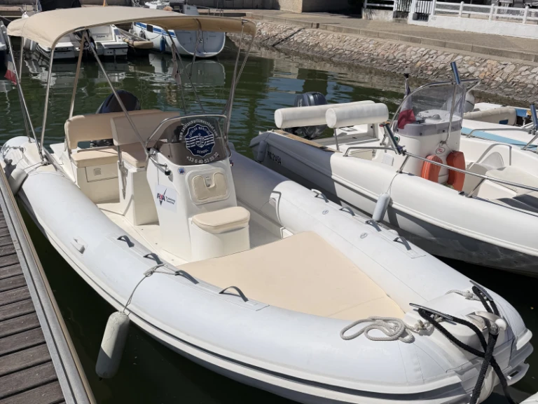 Huur een Nuova Jolly NJ 630 GT in Saint-Cyprien