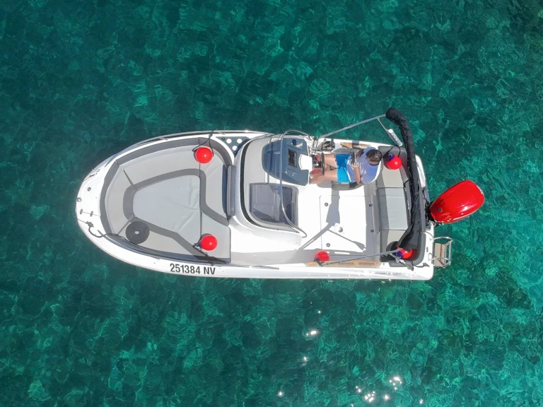 Motorboot te huur in Novalja voor de beste prijs