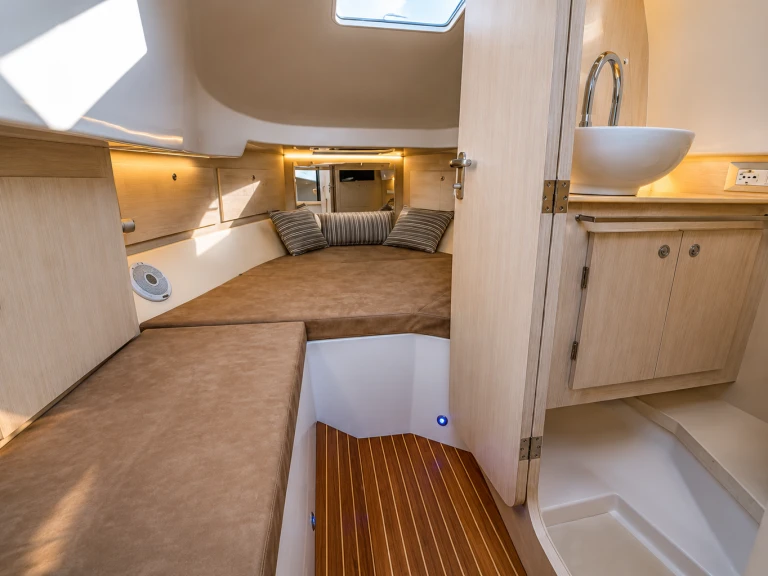Bootverhuur Magazzu MX 11 Coupé in Poltu Quatu via SamBoat