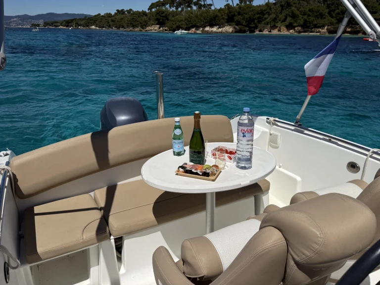Bootverhuur Cannes goedkoop CAP CAMARAT 6,5 CC Style