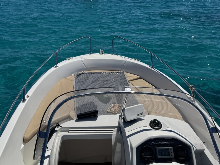 Bootverhuur Jeanneau CAP CAMARAT 6,5 CC Style in Cannes via SamBoat