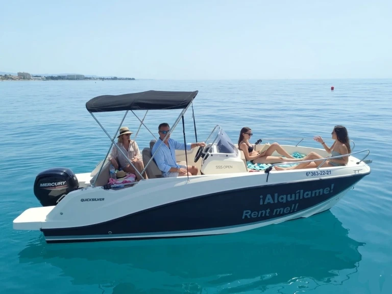 Huur Motorboot met of zonder schipper Quicksilver in Spanje