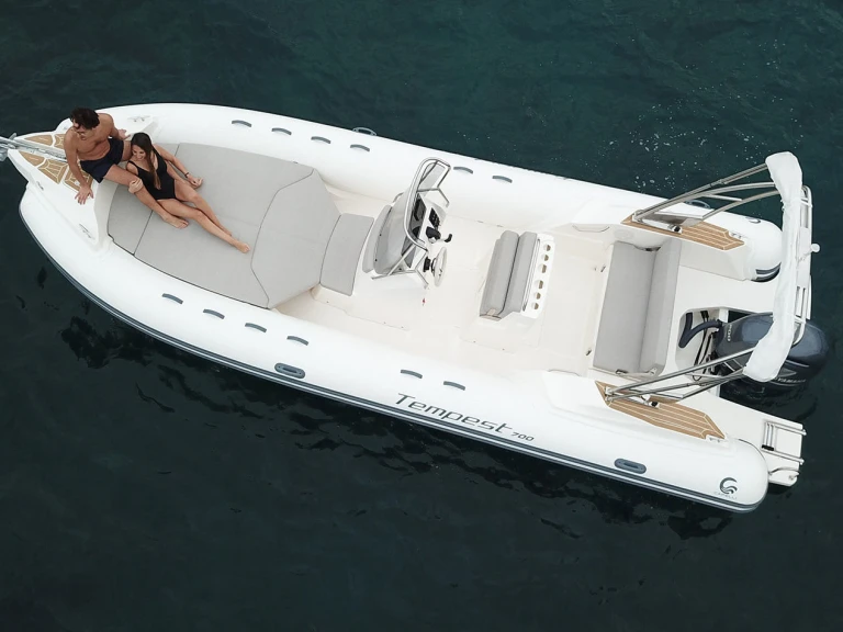 Jachthuur in Le Lavandou - Capelli Tempest 700 Open via SamBoat