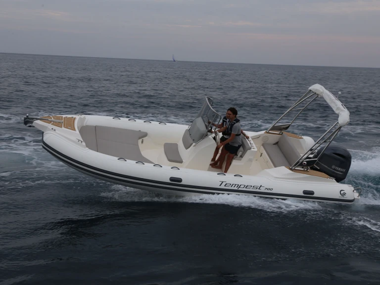 Bootverhuur Capelli Tempest 700 Open in Le Lavandou via SamBoat