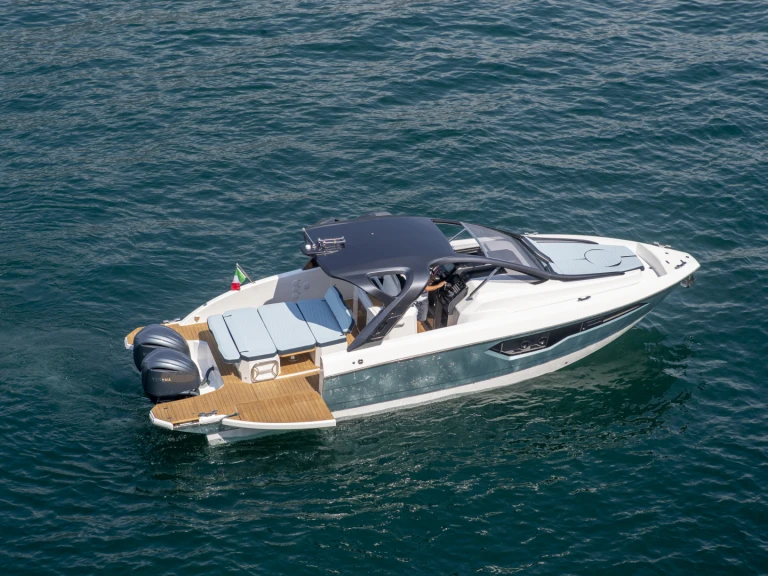 Huur Motorboot met of zonder schipper Airon in Salerno