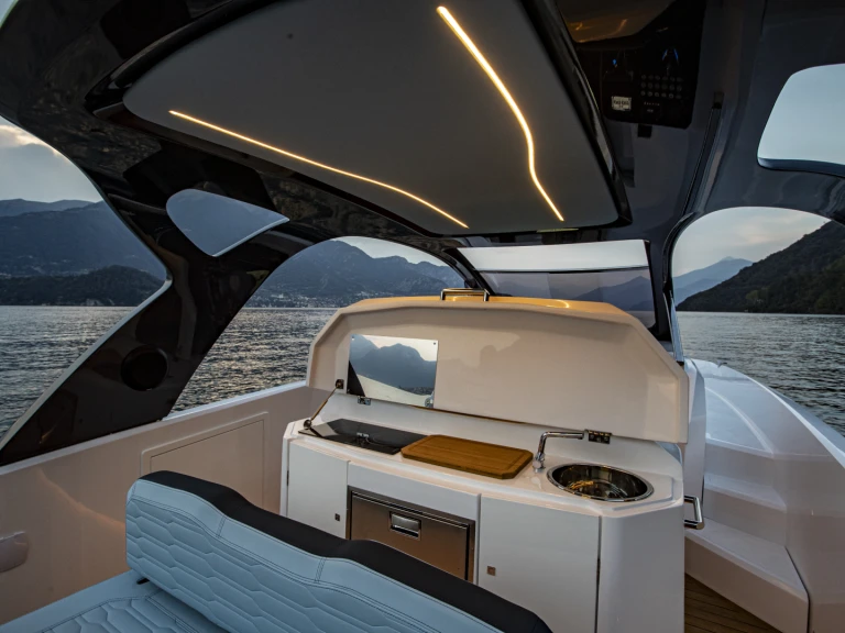 Verhuur Motorboot Airon met vaarbewijs