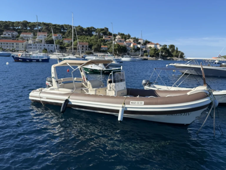 Verhuur RIB in Hvar - Marco Twentythree power 