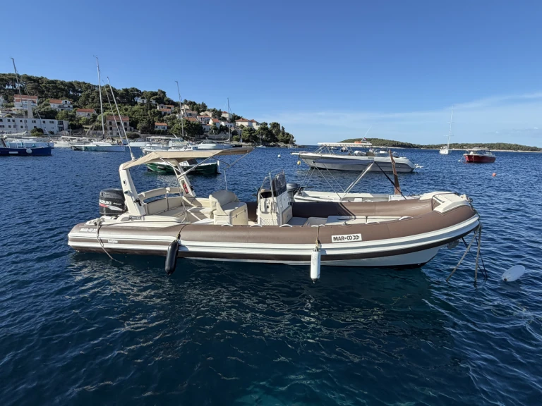 Bootverhuur Marco Twentythree power  in Hvar via SamBoat