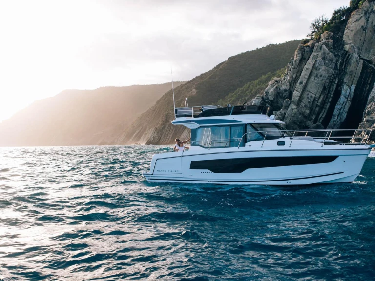 Jeanneau Merry Fisher 1095 Fly te huur van particulier of professional in Cannes