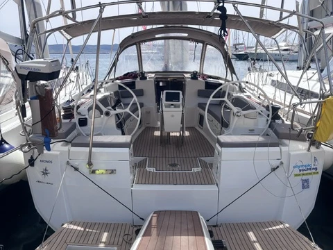 Bootverhuur Jeanneau Sun Odyssey 449 in Lávrio via SamBoat