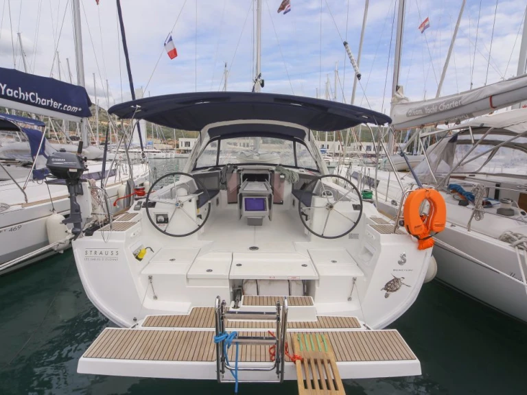 Huur Zeilboot met of zonder schipper Bénéteau in Bas du Fort