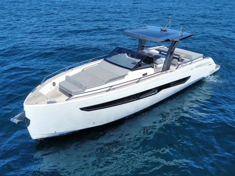 Huur Motorboot met of zonder schipper Fiart in Marine de Sant'Ambrogio