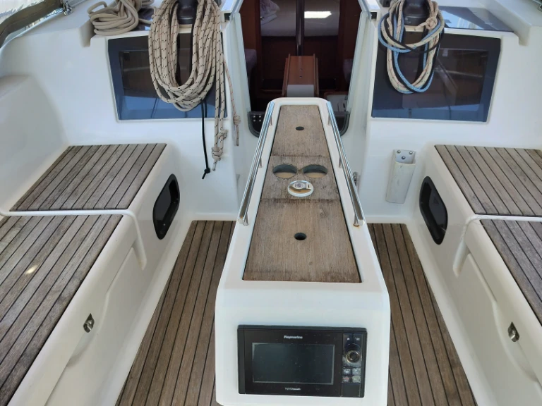 Bootverhuur Izola goedkoop Dufour 382 Grand Large