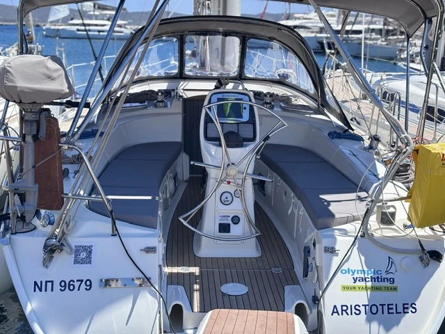 Bootverhuur Bavaria Bavaria 38 Cruiser in Lávrio via SamBoat