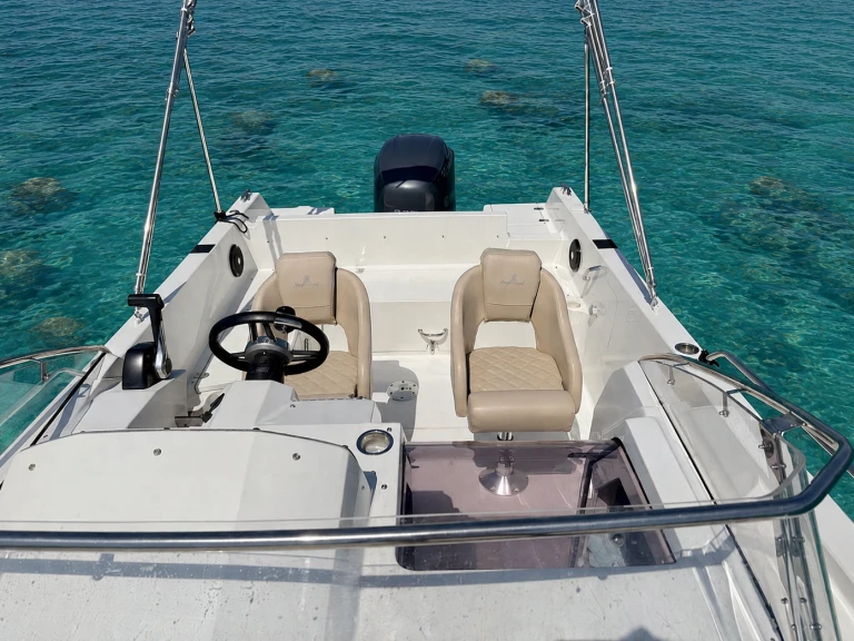 Huur een Pacific Craft Pacific Craft 730 SC in Mandelieu-la-Napoule