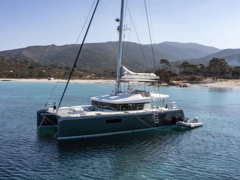 Verhuur Catamaran Lagoon met vaarbewijs