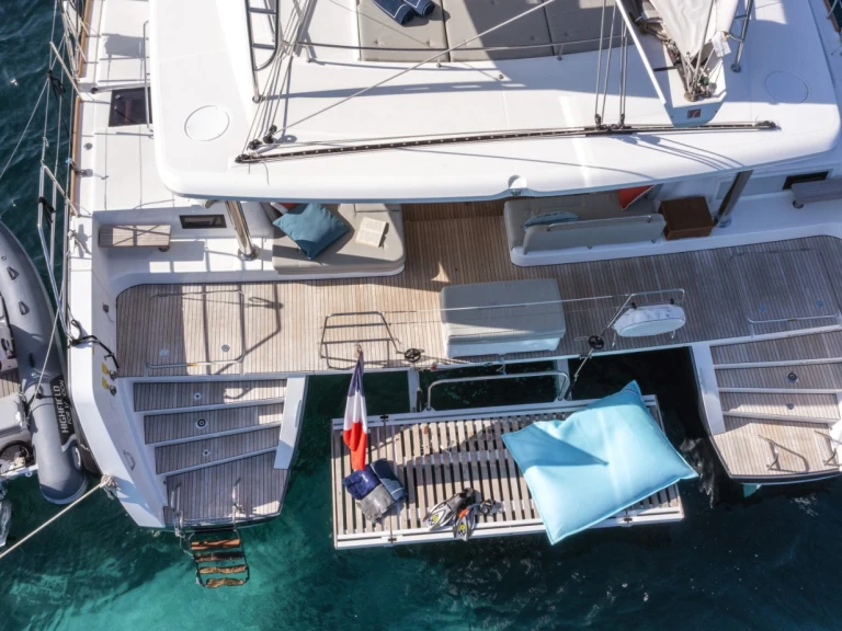 Catamaran te huur in Olbia Port voor de beste prijs