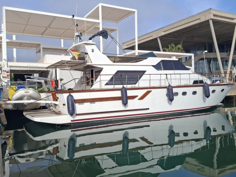 Bootverhuur Dénia goedkoop Custom