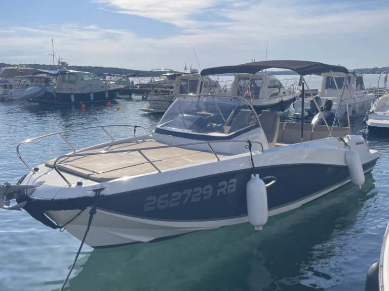 Quicksilver Activ 675 Sundeck te huur van particulier of professional in Rab