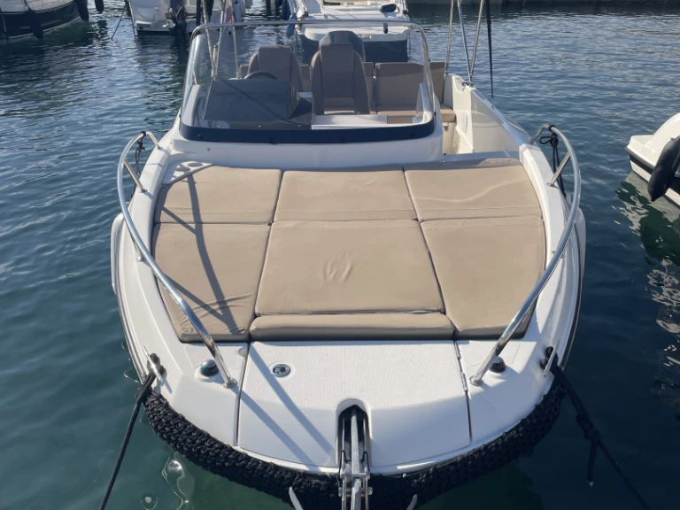Bootverhuur Rab goedkoop Activ 675 Sundeck