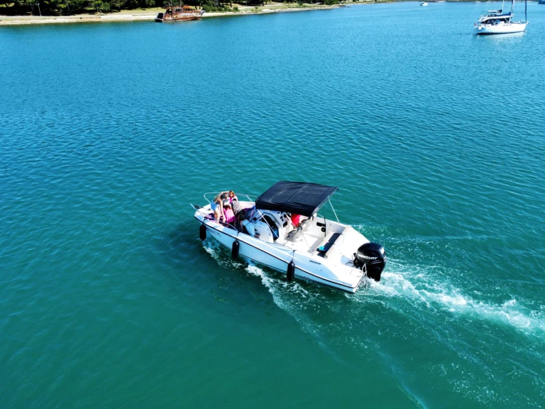 Bootverhuur Quicksilver Activ 675 Sundeck in Medulin via SamBoat