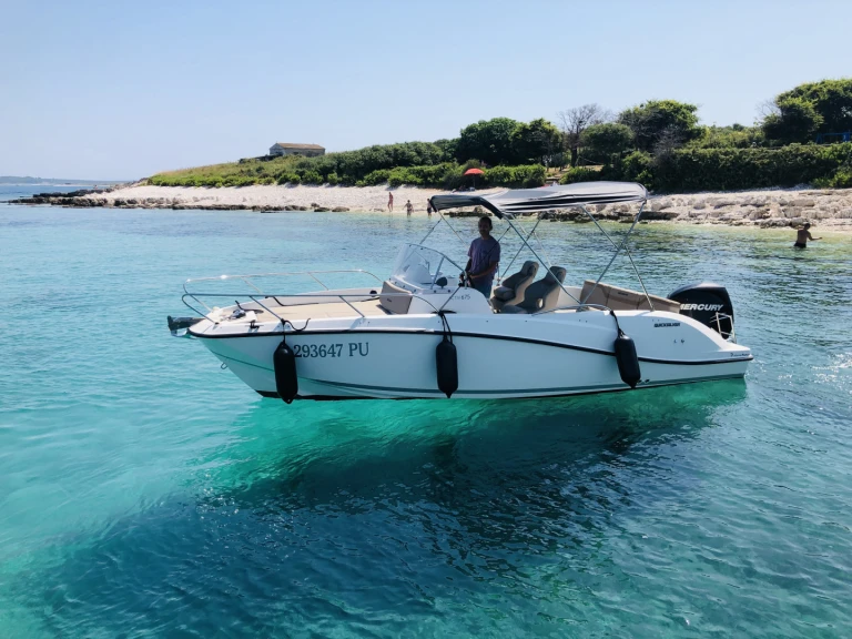 Verhuur Motorboot Quicksilver met vaarbewijs