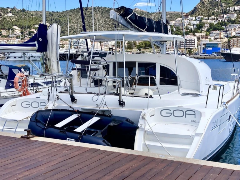 Verhuur Catamaran Lagoon met vaarbewijs
