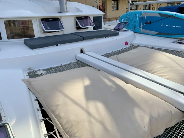 Catamaran te huur in Port-de-Bouc voor de beste prijs