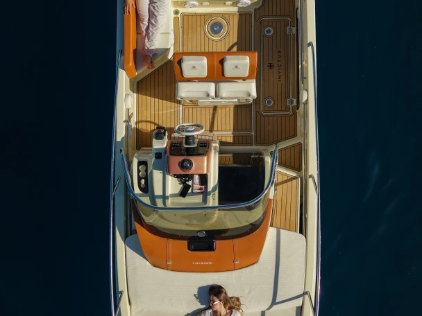 Huur een Invictus  Invictus 240 CX in Mandelieu-la-Napoule