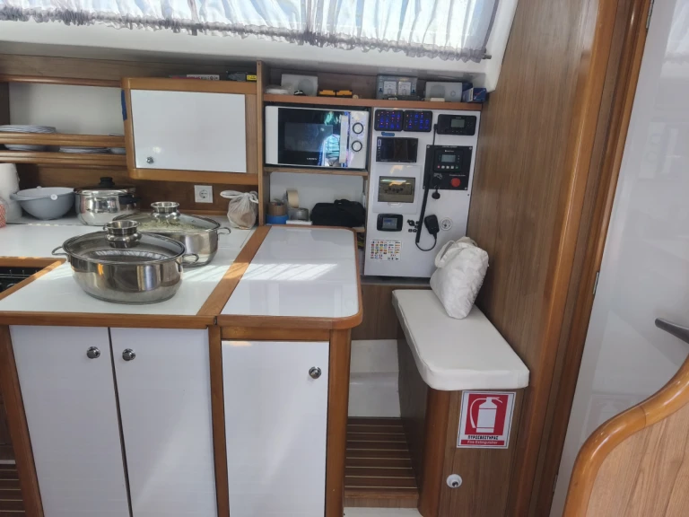Huur Zeilboot met of zonder schipper Ocean Yachts in Néa Michanióna