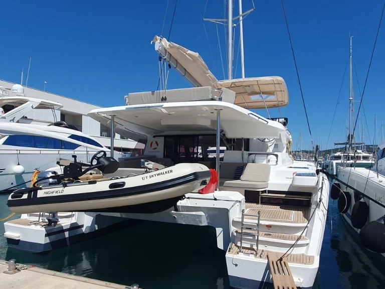 Huur een Fountaine Pajot Fountaine Pajot FP 44 Quatuor - 4 + 2 cab. in Seget Donji