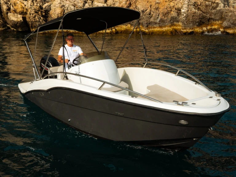 Motorboot te huur in Giardini-Naxos voor de beste prijs