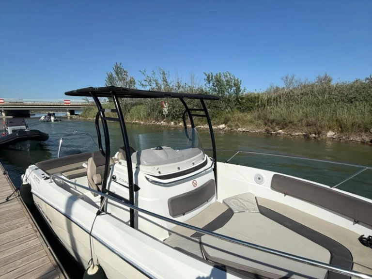 Huur Motorboot met of zonder schipper Jeanneau in Carnon-Plage
