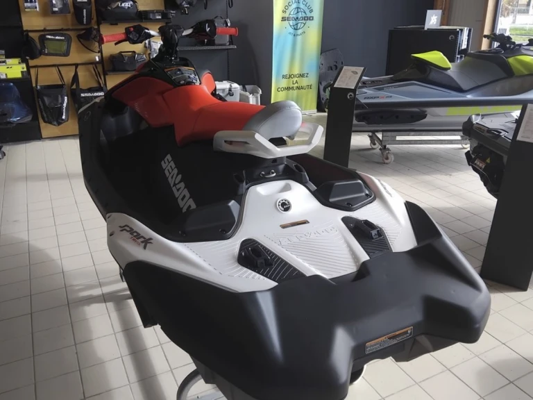 Huur een Sea-Doo Spark Trixx in Capbreton
