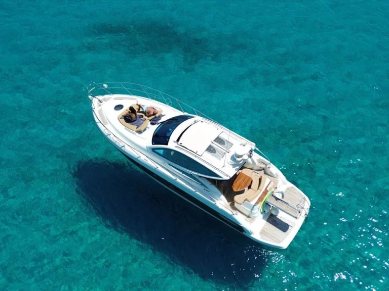 Bootverhuur Cranchi Cranchi Mediterranee 43 HT in Vlychada via SamBoat