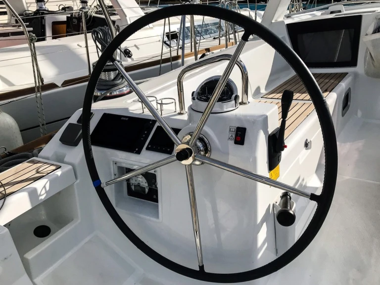 Bénéteau Oceanis 45 te huur van particulier of professional in Mrčevac