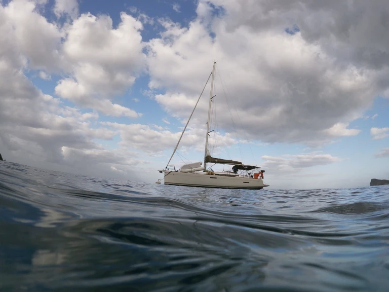 Jeanneau Jeanneau Sun Odyssey 389 te huur van particulier of professional in Le Marin