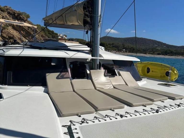 Huur een Fountaine Pajot Helia 44 in Ibiza Town