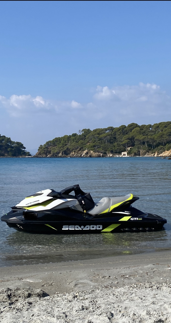Bootverhuur La Londe-les-Maures goedkoop GTI 130