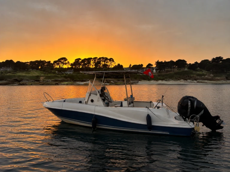 Bootverhuur Quicksilver Quicksilver 800 Commander in Lorient via SamBoat