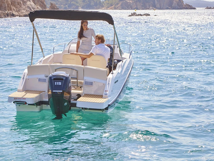 Bootverhuur Vieux Port de Cannes goedkoop Activ 555 Cabin