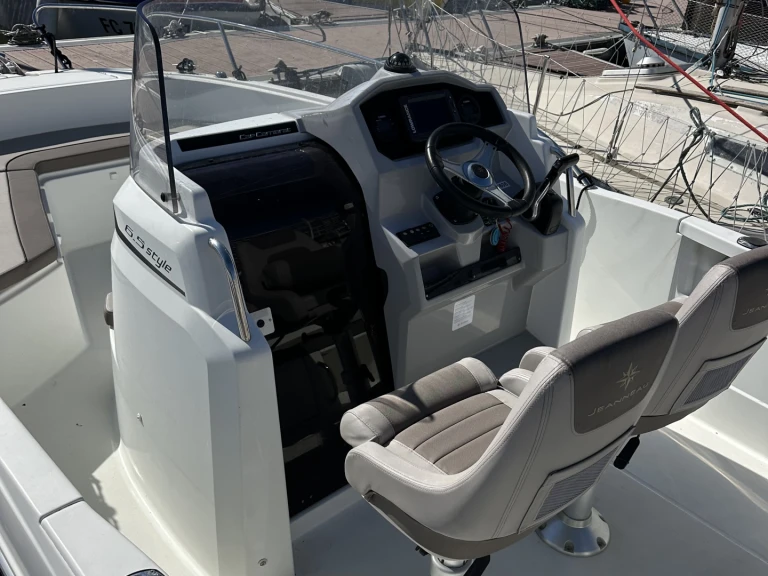 Bootverhuur Jeanneau CAP CAMARAT 6,5 CC Style in Le Havre via SamBoat