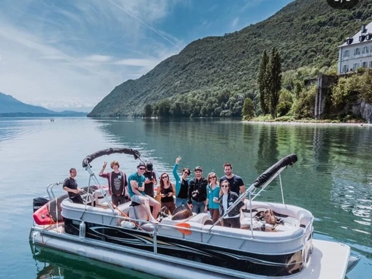 Huur Motorboot met of zonder schipper Smoker Craft Inc in Aix-les-Bains