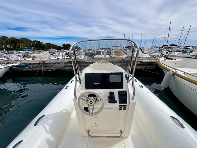 RIB te huur in Saint-Raphaël voor de beste prijs