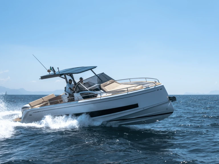 Salpa AVANTGARDE 1.1 te huur van particulier of professional in Cannes
