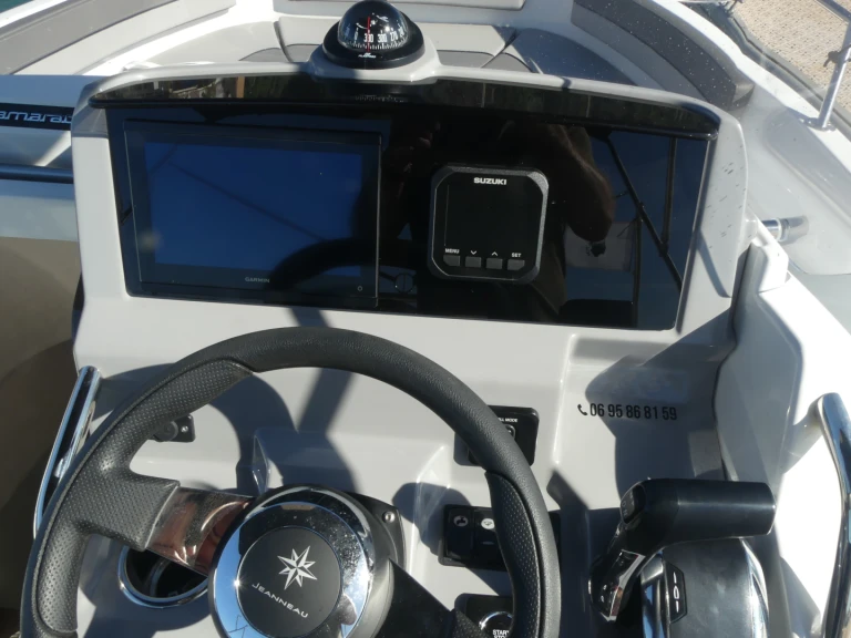 Bootverhuur Porto-Vecchio goedkoop Cap Camarat 6.5 CC Serie 3