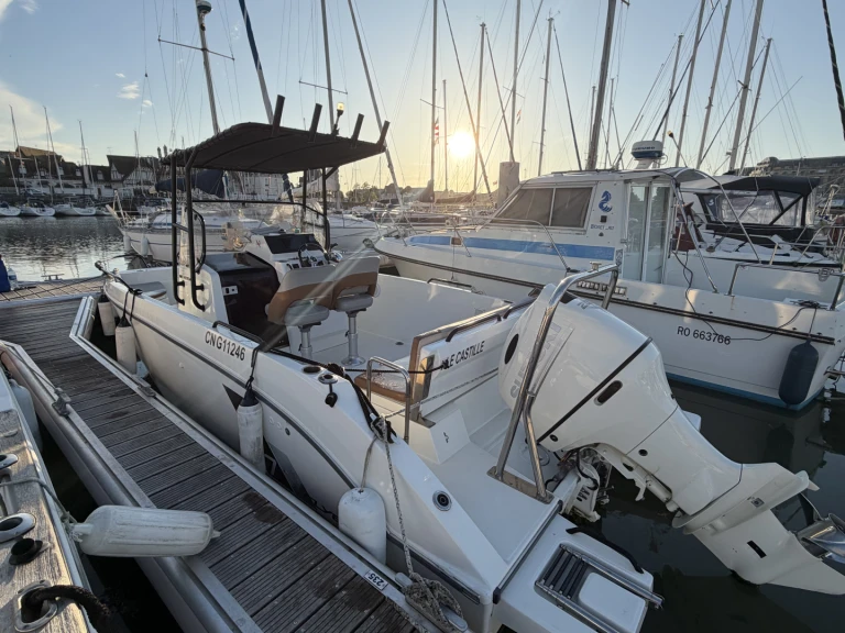 Verhuur Motorboot Bénéteau met vaarbewijs