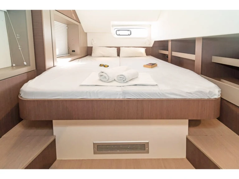 Catamaran te huur in Sant Antoni de Portmany voor de beste prijs