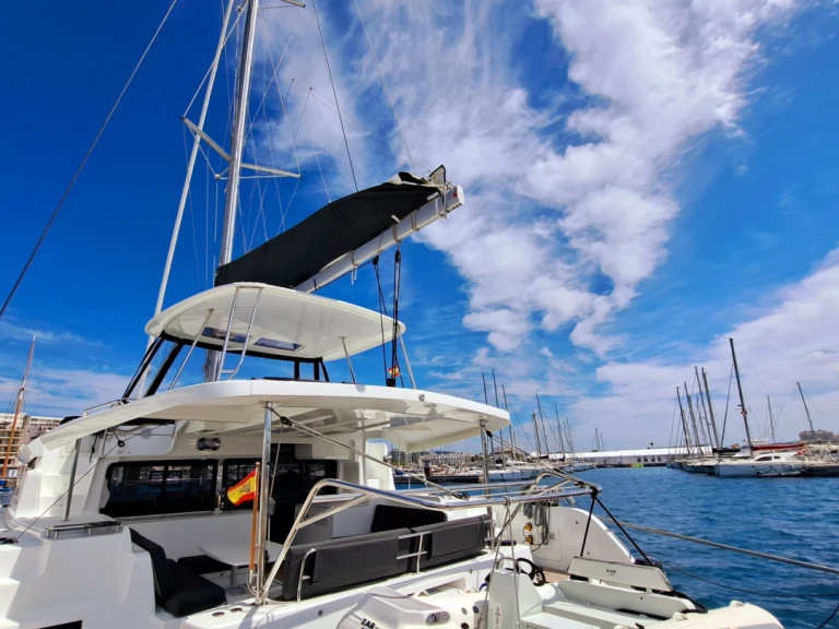 Bootverhuur Lagoon Lagoon 46 in Sant Antoni de Portmany via SamBoat